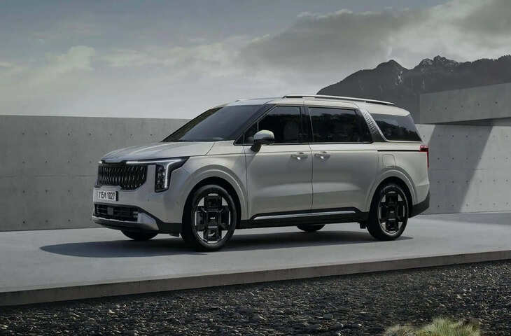 फैमिली कार पर बड़ा ऑफर! 7-सीटर गाड़ी हुई ₹3.20 लाख तक सस्ती, ग्राहकों के लिए सुनहरा मौका​​​​​​​