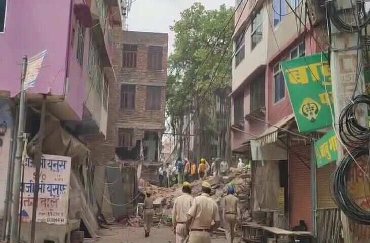 जयपुर में झुकी 6 मंजिला बिल्डिंग ध्वस्त, वीडियो में जाने धमाके के साथ ढहा ढांचा; आसपास का इलाका कराया गया था खाली