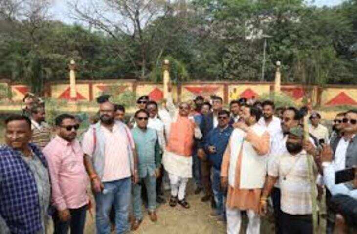 में एक गांव है कुलटांड, प्रकृति के गोद में बसे आदिवासी बहुल इस गांव में 28 परिवार रहता