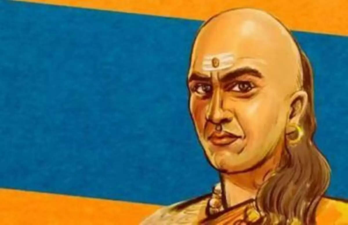 Acharya chanakya niti these things quality in person to find selfish or not 