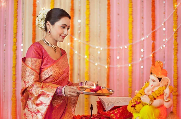 Ganesh Ji Upay: काम में आ रही हर रुकावट होगी दूर! भगवान गणेश के ये 4 आसान उपाय दिला सकते हैं सफलता और सुख-समृद्धि