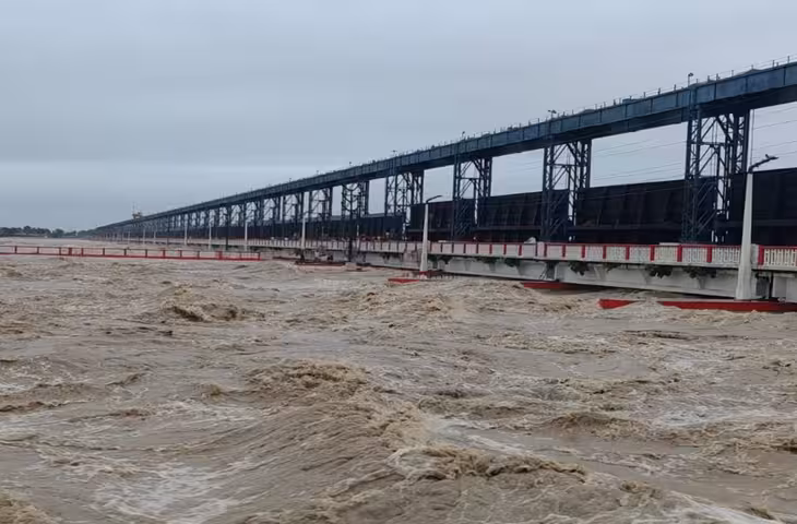 चमोली में बादल फटने के बाद कानपुर में बाढ़ का खतरा: हरिद्वार बैराज पर इमरजेंसी, 15 अगस्त तक पहुंच सकता है पानी
