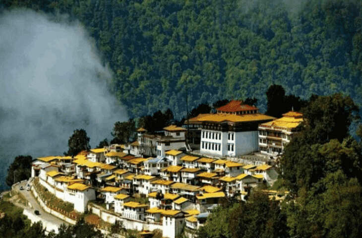 हनीमून कपल्स के लिए नई पसंद बनी ये खूबसूरत जगहें, जानिए कैसे करें परफेक्ट ट्रिप प्लान