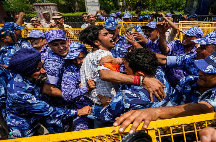 NEET-UG पेपर लीक केस में CBI की बड़ी कार्रवाई, 3 शहरों से 5 गिरफ्तार; कोर्ट में आरोपियों का सनसनीखेज दावा