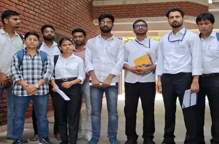 बरेली कॉलेज में फीस बढ़ोतरी का विरोध, छात्रनेता के नेतृत्व में छात्रों ने सौंपा ज्ञापन