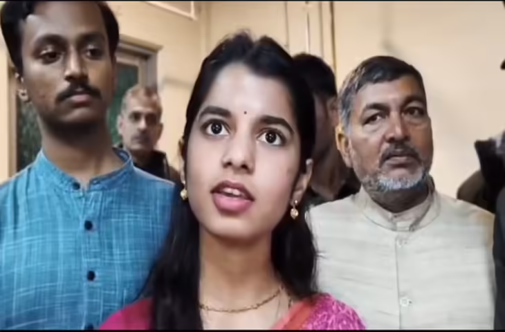 दरभंगा में क्रिकेट टूर्नामेंट के दौरान चाकूबाजी, घायल युवकों से मिलने डीएमसीएच पहुंचीं विधायक मैथिली ठाकुर