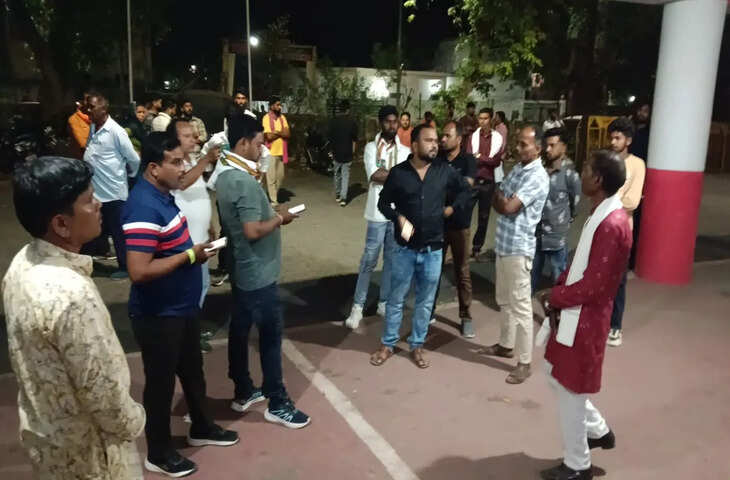 थाने में आधी रात तक हाई-वोल्टेज ड्रामा: दूल्हा-दुल्हन और कथित प्रेमी पहुंचे, 2 बजे तक चली पंचायत, दुल्हन लौटी मायके