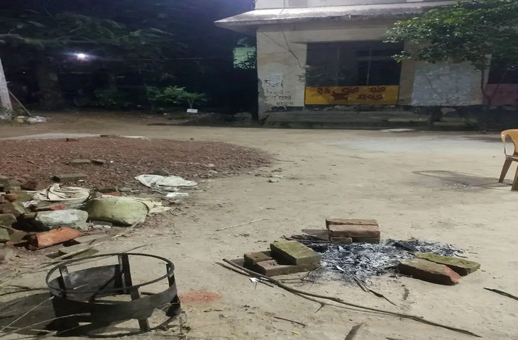 यूनिवर्सिटी परिसर में मंदिर के सामने तनाव! पहले रोक लगाई, फिर प्रशासन ने दी छूट; बांग्लादेश से सामने आई चौंकाने वाली खबर