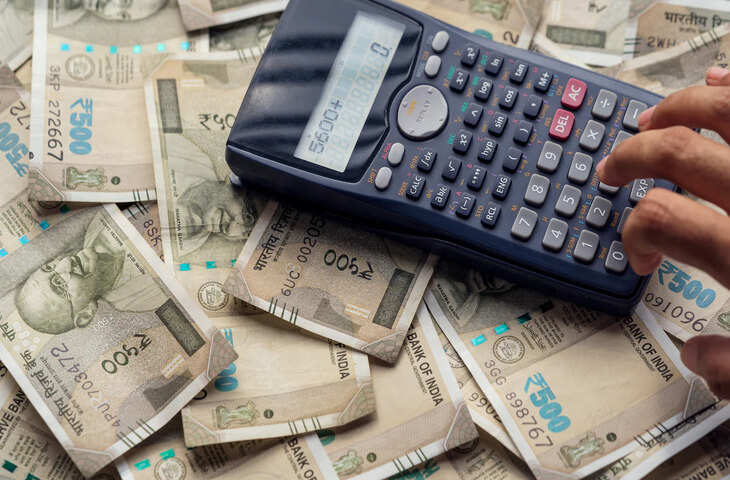 8th Pay Commission लागू होने से पहले आपके DA में होगा बढ़ोतरी या रोक? जानिए क्या है सरकार की मंशा 