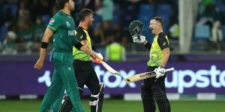 Hasan Ali dropped a catch of Matthew Wade1-1