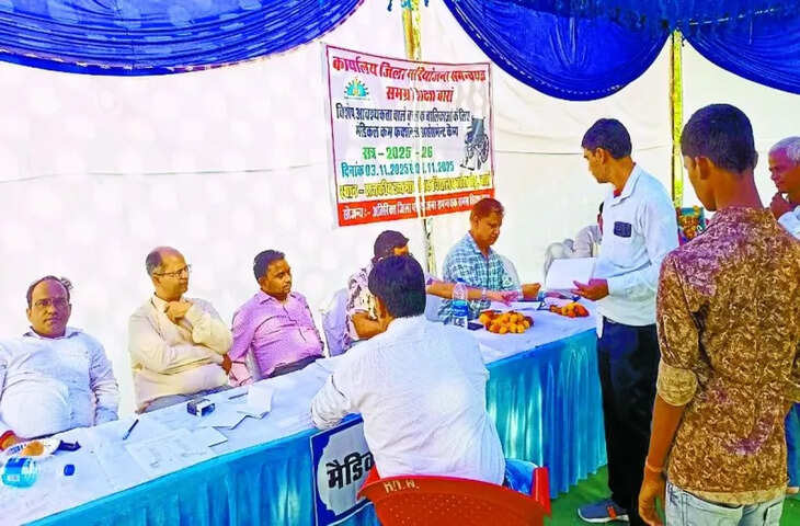 शिक्षा विभाग ने करा दिया आयोजन, आदर्श आचार संहिता का उल्लंघन