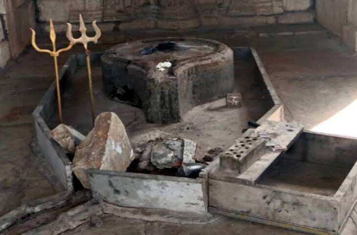 हैदराबाद के मंदिर में घुसकर पुजारी पर हमला, वीडियो में देंखे देवी की मूर्ति पर भी डंडे से वार; आरोपी गिरफ्तार