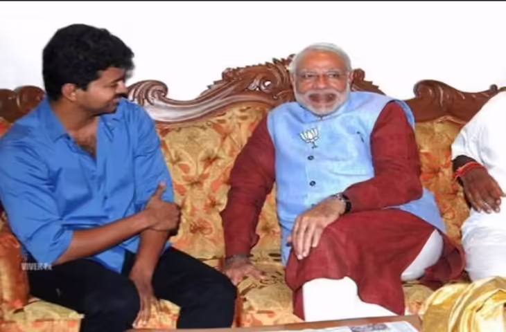 वायरल फोटो ने बढ़ाई सियासी चर्चाएं, पीएम मोदी के साथ नजर आए विजय; गठबंधन की अटकलें तेज