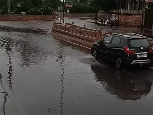 लखनऊ में बारिश का दौर जारी, ऑरेंज अलर्ट जारी; 7.5 मिमी बारिश दर्ज, मौसम हुआ सुहाना