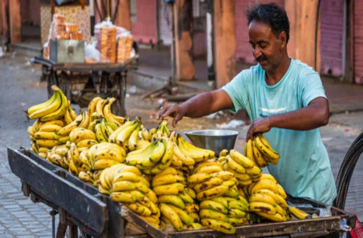 पुणे में ईमानदारी की मिसाल: 15 रुपये की जगह गलती से भेजे 1515 रुपये, फल विक्रेता ने लौटाए अतिरिक्त पैसे