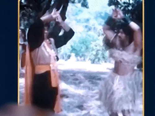 KBC 18: माधुरी दीक्षित के सामने अमिताभ बच्चन का खुला पुराना राज, &lsquo;एक दो तीन&rsquo; पर खुद का डांस देखकर हुए शर्मिंदा