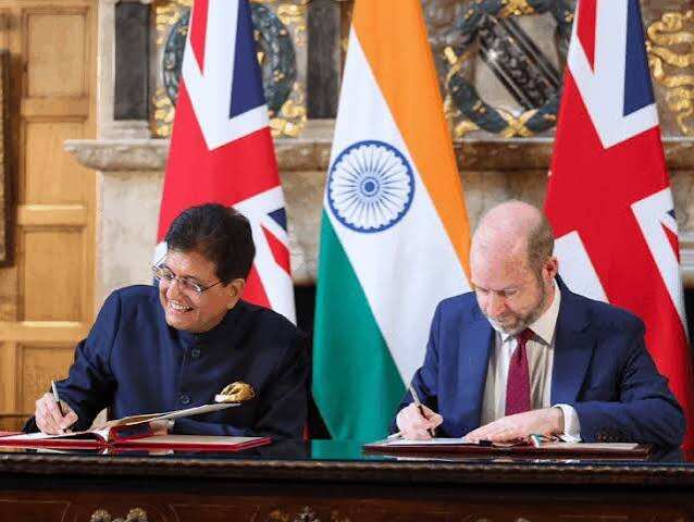 भारत-UK फ्री ट्रेड एग्रीमेंट आज से लागू, ब्रिटिश कारें, व्हिस्की और फुटवियर होंगे सस्ते; वीडियो में जाने कारोबार को मिलेगा बड़ा बढ़ावा