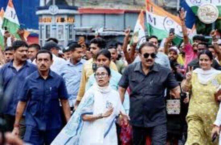 कोलकाता में EVM स्ट्रॉन्ग रूम को लेकर विवाद, TMC का धरना&mdash;बिना सूचना खोलने का आरोप