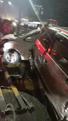 Pune में कंटेनर ने 4 दर्जन वाहनों को टक्कर मारी, 3 घायल !