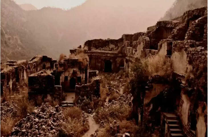 आखिर भानगढ़ किले में&nbsp;शाम 6 बजे बाद क्यों नहीं मिलती प्रवेश की अनुमति ? वीडियो में जानिए अबतक छिपा सबसे डरावना&nbsp; राज़&nbsp;