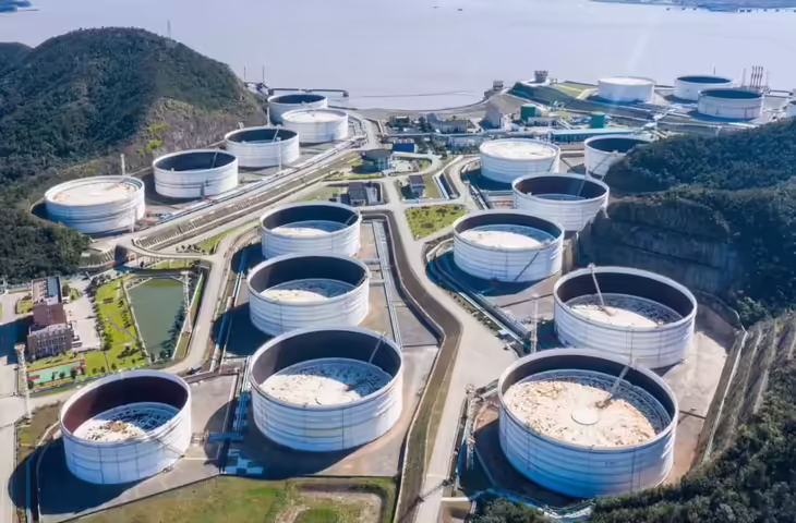 Qatar से LNG आयात पर भारत की निर्भरता कितनी? जानिए&nbsp; सप्लाई रुकने पर क्या होगा असर