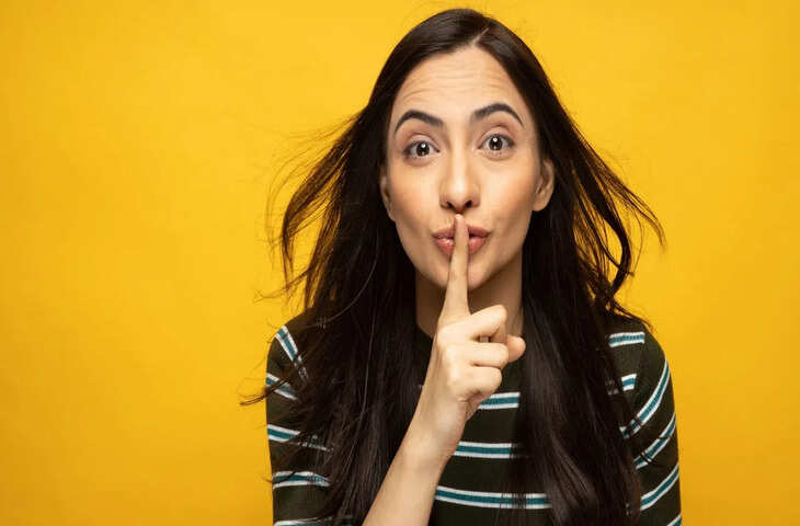 हर जवाब ज़रूरी नहीं होता... जानिए वो 5 मौके जब चुप रहना ही है समझदारी, जानने के बाद आप भी बोलने से पहले सोचेंगे सौ बार&nbsp;