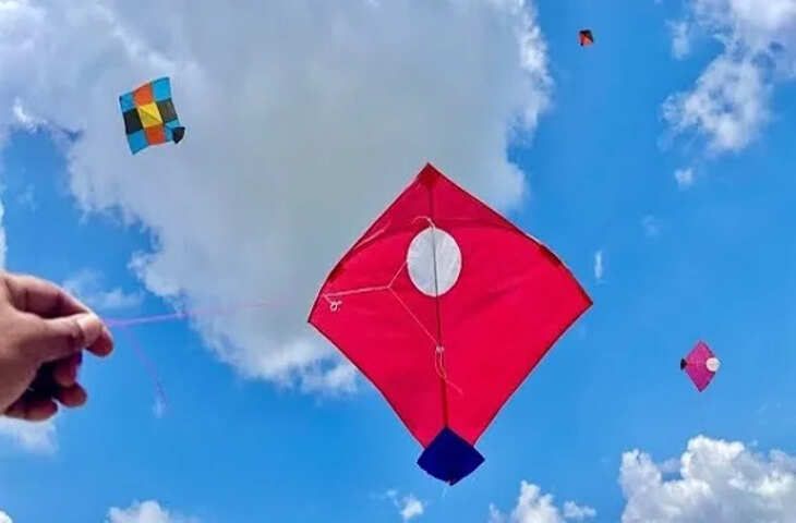 'Ex से अच्छा कोई नहीं काटता&hellip;' शख्स ने&nbsp;एक्स-गर्लफ्रेंड की फोटो वाली पतंग से काट डाले 200 पेंच, देखे वायरल वीडियो&nbsp;