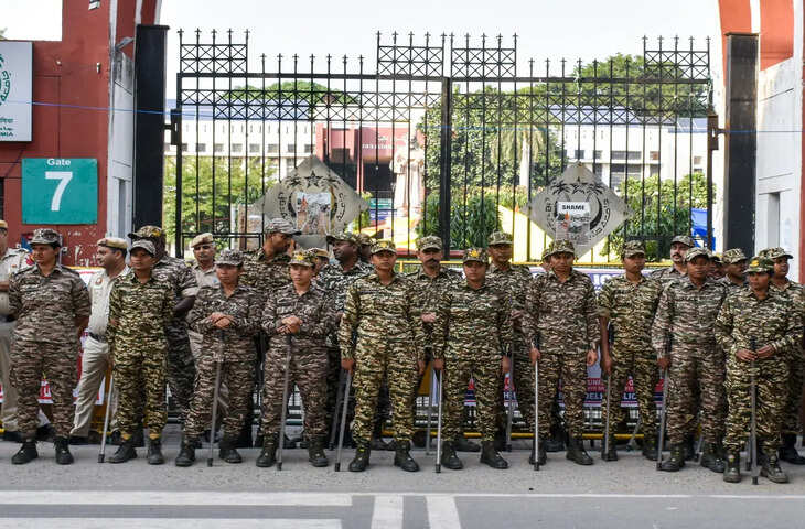 जामिया मिल्लिया इस्लामिया में तीन दिन से कड़ा पहरा, सड़क से कुलपति कार्यालय तक पुलिस और अर्द्धसैनिक बल तैनात