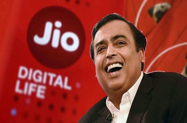 मुकेश अंबानी ने Jio के करोड़ों यूजर्स क् 10 GB of free storage डेटा का मजा