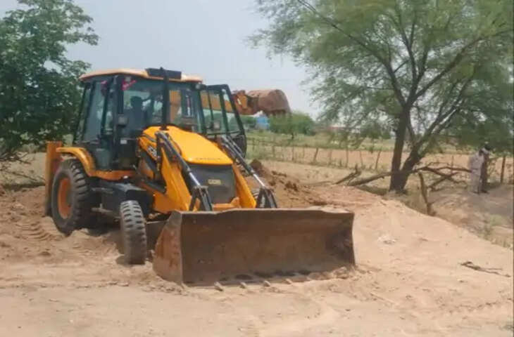 अवैध रेत भंडारण पर बड़ी कार्रवाई, 950 ट्रॉली रेत नष्ट