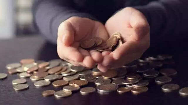 Know how to become billionaire with help of five rupees coin totke