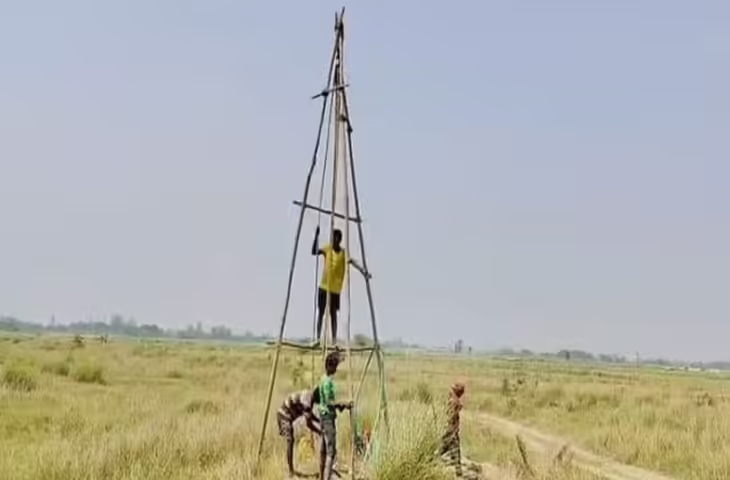 यूपी के पीलीभीत में कच्चे तेल का भंडार, पता लगाने में जुटी कई टीमें, जगह-जगह हो रही बोरिंग