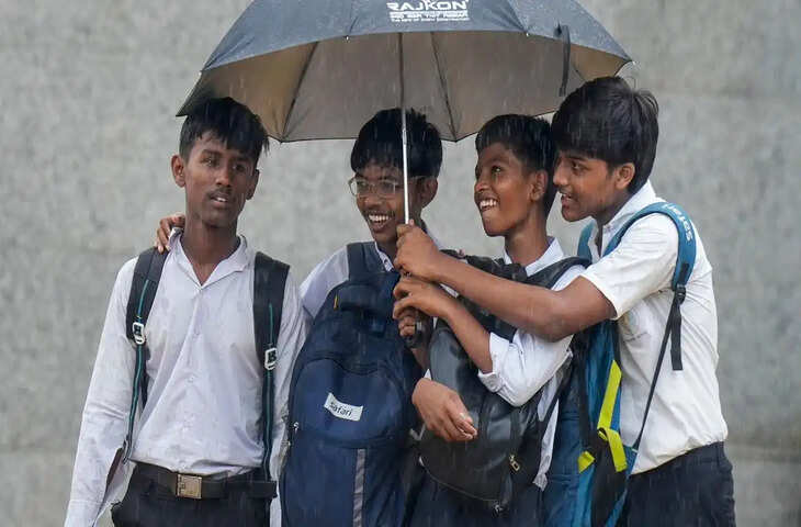 IMD Weather Update: दिल्ली में 19 जुलाई तक बारिश के आसार नहीं, गर्मी-उमस बढ़ाएगी परेशानी; कई राज्यों में जारी रहेगा बारिश का दौर