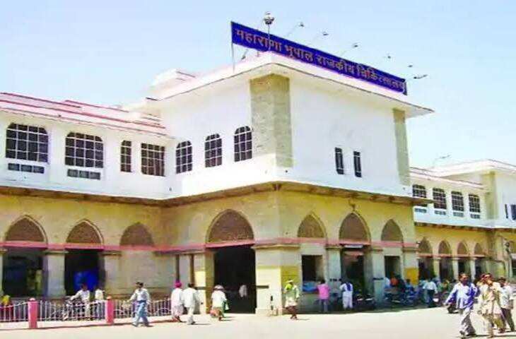 प्री-मैच्योर बच्चों में अंधेपन का खतरा बढ़ा, RNT अस्पताल में 6 महीने में 1583 केस; 59% नवजातों का वजन 2.5 किलो से कम