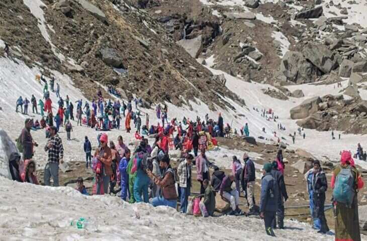 टूर ऑपरेटर जम्मू-कश्मीर से पर्यटकों को हिमाचल और उत्तराखंड की ओर मोड़ना चाहते