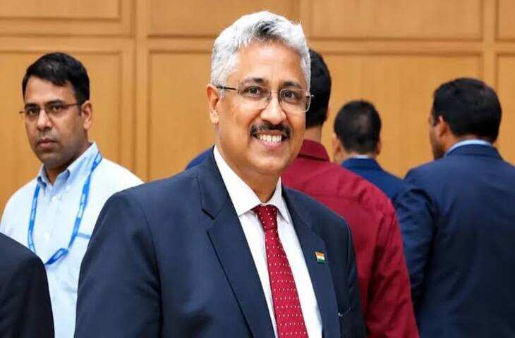CBSE New Chairman: कौन हैं मंदीप के भंडारी? मेडिकल की पढ़ाई से IAS तक का सफर, अब संभालेंगे CBSE की कमान