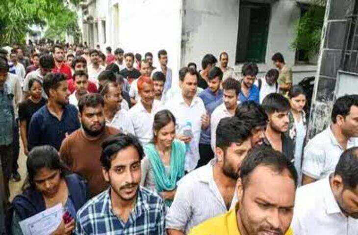 यूपी के युवाओं के लिए खुशखबरी: चुनाव से पहले भरे जाएंगे 1 लाख सरकारी पद, जानें किस विभाग में निकलीं सबसे ज्यादा वैकेंसी