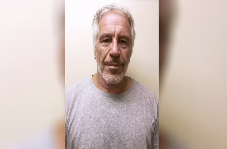शव परीक्षण रिपोर्ट से सामने आया सच: Jeffrey Epstein की मौत फांसी नहीं, बल्कि गला घोटने से हुई थी&nbsp;
