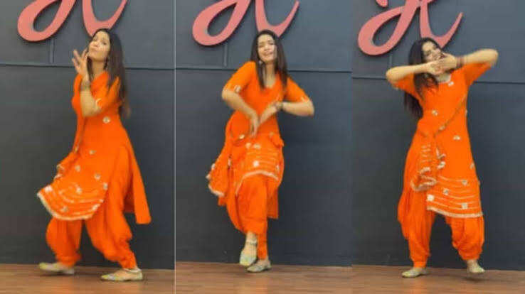 सिंपल सूट में दो लड़कियों ने 'मुल्तान' गाने पर मचाया धमाल, शानदार डांस वीडियो हुआ वायरल