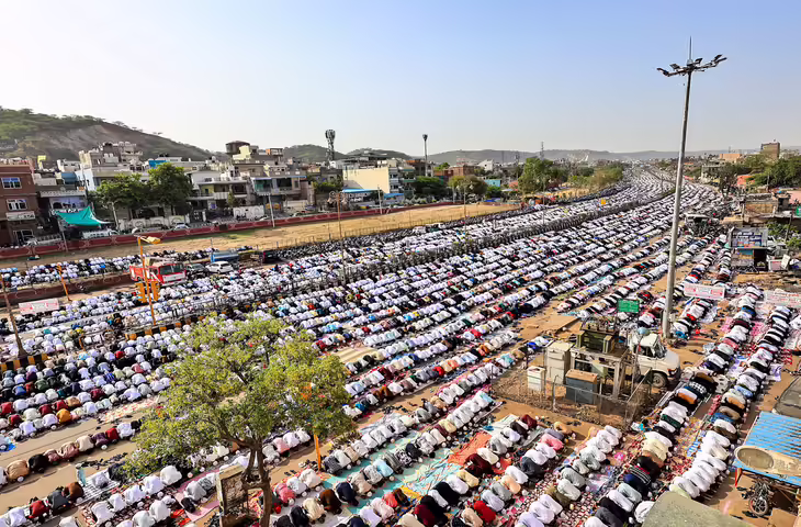 बकरीद पर जयपुर में बदला ट्रैफिक रूबकरीद पर जयपुर में बदला ट्रैफिक रूट, वीडियो में देंखे सुबह 6 से 10 बजे तक कई रास्ते बंद; पुलिस ने जारी की एडवाइजरीट, वीडियो में देंखे सुबह 6 से 10 बजे तक कई रास्ते बंद; पुलिस ने जारी की एडवाइजरी