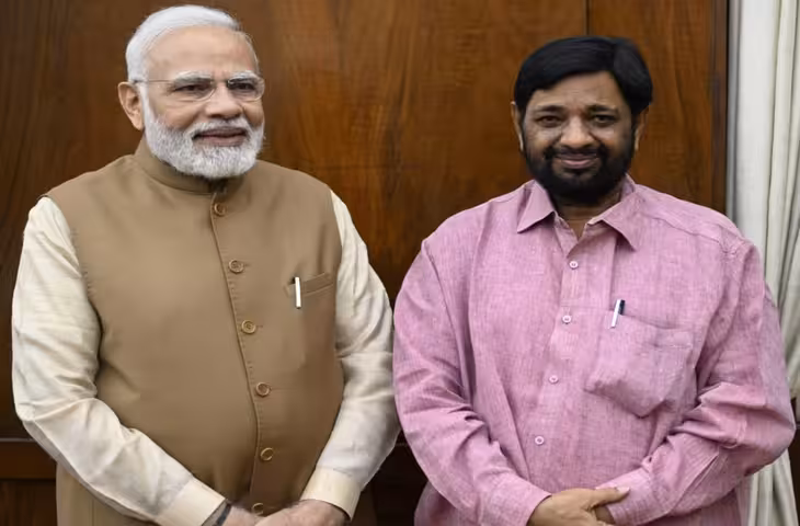 पूर्व केंद्रीय मंत्री कौशल किशोर का छलका दर्द, बोले- पार्टी कार्यक्रमों में नहीं मिलता बुलावा; बेटे के टिकट के लिए भी की पैरवी