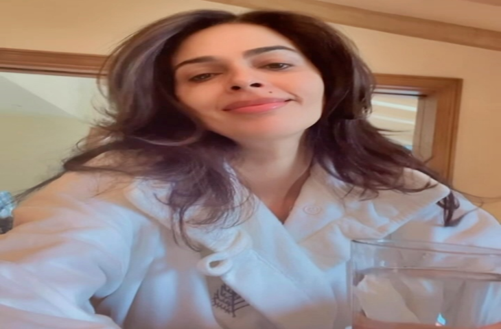 मल्लिका शेरावत का हेल्थ फंडा , वीडियो शेयर कर बताया क्या पीने से मिलती है नेचुरल एनर्जी?