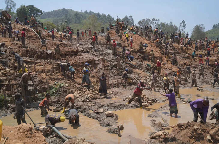 Gold Mine Collapse: भीषण हादसे में सोने की खदान ढही, 60 लोगों की मौत और दर्जनों लापता