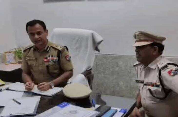 अलवर रेलवे स्टेशन पर RPF IG का निरीक्षण, वीडियो में जाने त्योहारों में 60 ट्रेनों तक एस्कॉर्टिंग; जवानों को दिए निर्देश