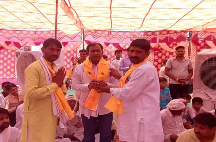 Alwar श्रीमद्भागवत कथा पहुंचे जुबैर खान : ग्रामीणों की समस्याएं सुनीं