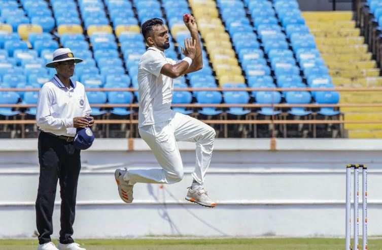 IND vs BAN Test Squad 2022: Jaydev Unadkat की 12 साल बाद हुई टीम इंडिया में वापसी, बांग्लादेश पहुंचकर टीम के साथ किया एंजाय