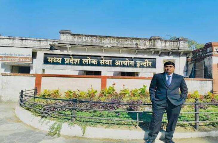 एमपीपीएससी परीक्षा में शुभम मोरे का चयन, फूड सेफ्टी ऑफिसर बन बढ़ाया परिवार और शहर का मान