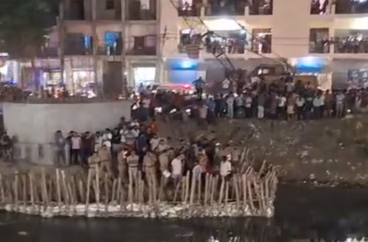 पत्नी से विवाद के बाद नाले में कूदा शख्स, नोएडा सेक्टर-81 मेट्रो के पास मचा हड़कंप; रेस्क्यू जारी