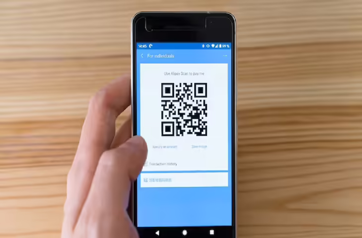Microsoft Warning: QR Code स्कैन करते ही खाली हो सकता है बैंक अकाउंट, ईमेल फ्रॉड को लेकर कंपनी ने दी चेतावनी