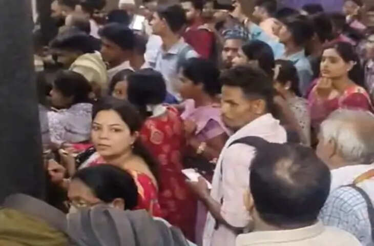 4 ऑटोमैटिक मशीनें बंद होने से यात्रियों का हंगामा: सतना स्टेशन पर टिकट सिस्टम फेल, लंबी कतारों के चलते छूटी ट्रेनें